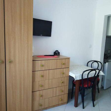 Apartments Melly ซาโอสโตรก ห้อง รูปภาพ